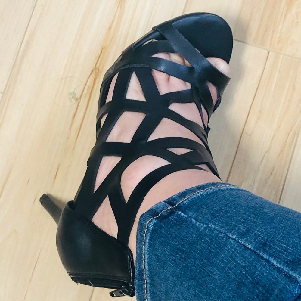 Pretty Sandals - Picture 8 of 11